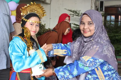Keluarga Besar Yayasan Asrorul Huda